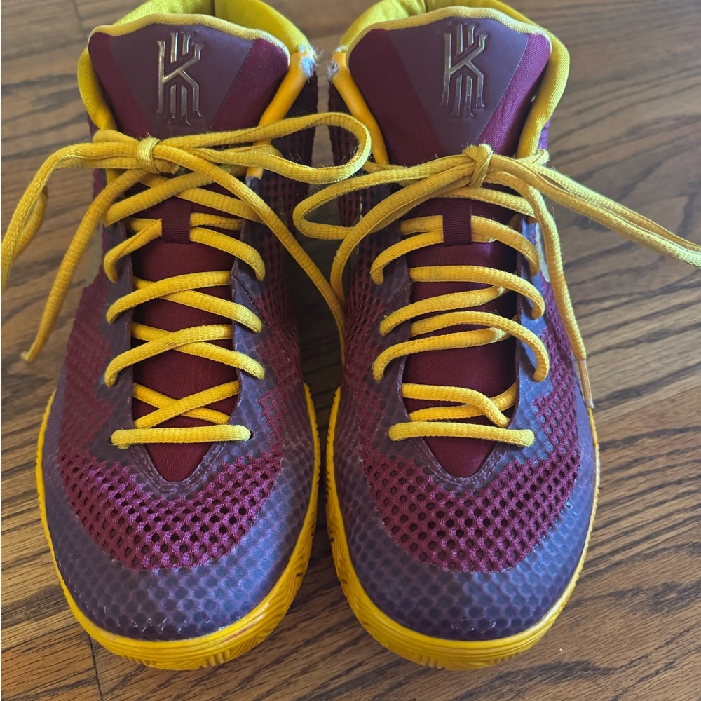 Nike Kyrie Basketball Shoes Maroon and Gold Mens Size 10
